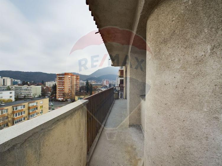 Apartament cu 4 camere de închiriat în zona Centrul Civic