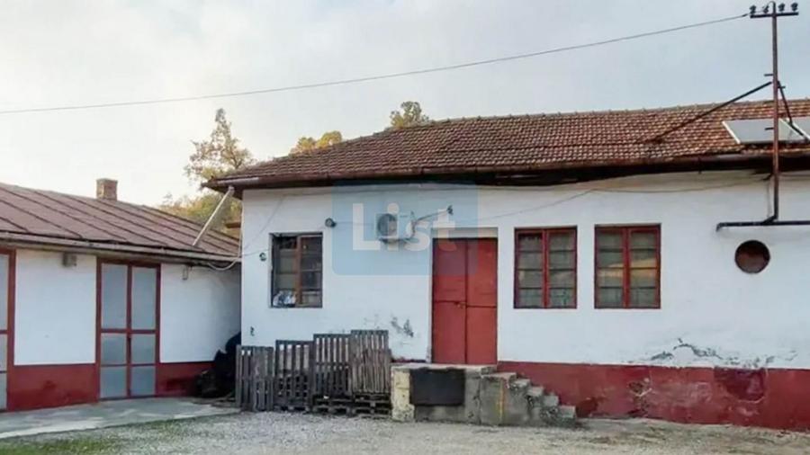 Cladire cu multiple destinatii in zona stavila si teren 1133 mp