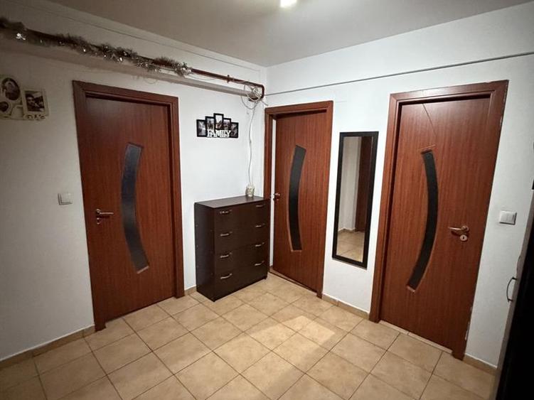 Apartament 3 camere Craiovita noua, bloc nou, loc parcare