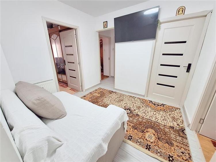 Apartament 3 camere decomandate, parter, zona Energiei