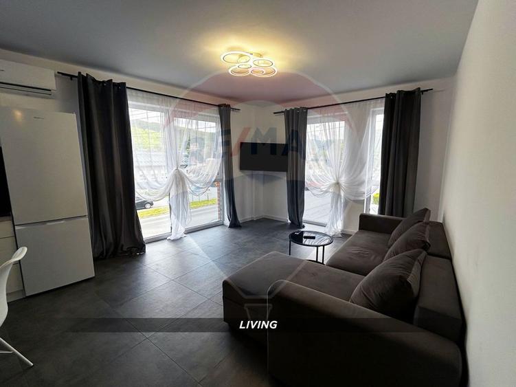 Apartament cu 3 camere - Centru Vechi de închiriat