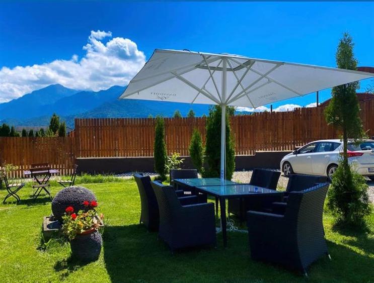 Exclusivitate! Colt de Rai: Casa cu arhitectura deosebita, cu acces direct la ra
