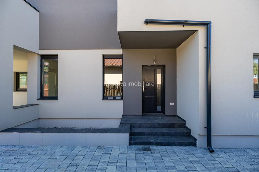 Duplex P+E în Moșnița Nouă, 3 dormitoare, 3 bai, teren 403 mp. Comision 0%