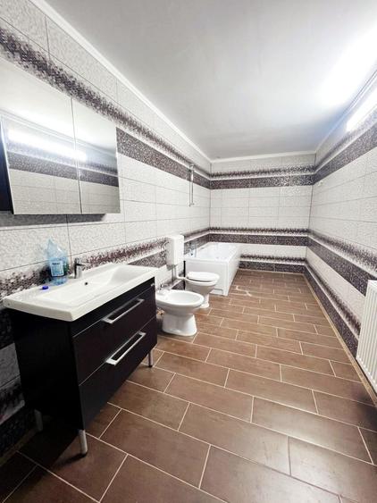 Pascani-Stefan cel Mare, 4 camere, 126mp, etaj 1, doua locuri parcare