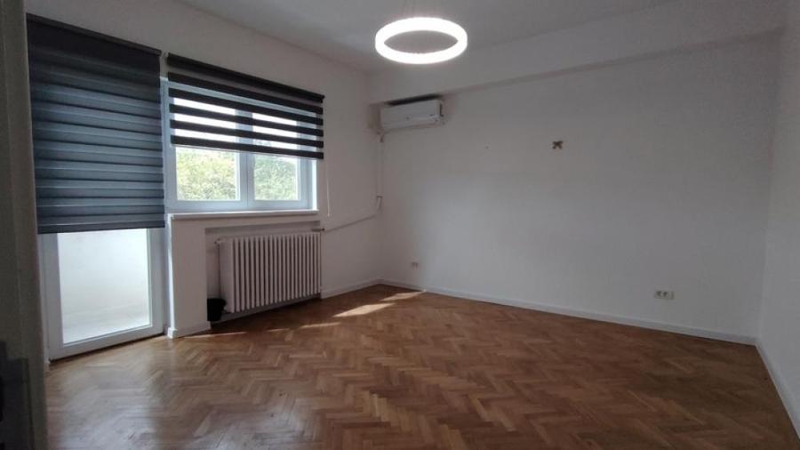 GM1736 Inchiriere apartament Unirii-Traian nemobilat 5 camere , totul