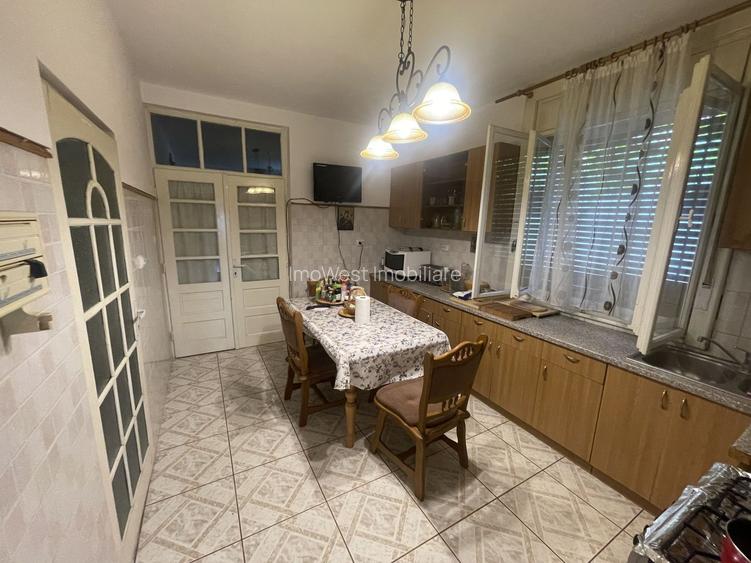 Casa | 9 camere | Garaj | Piscina | Teren 3.000 mp | Comision 0% - 18