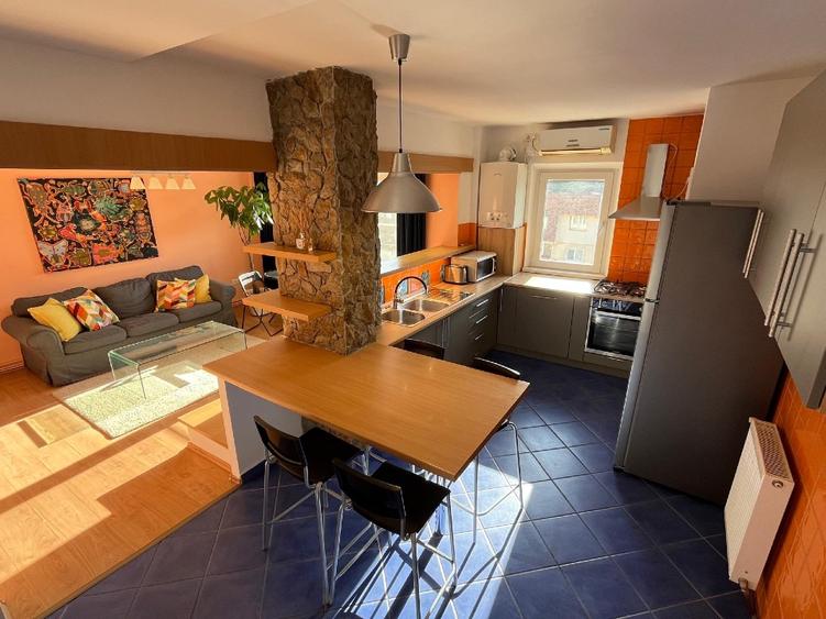 INCHIRIEZ APARTAMENT 4 CAMERE