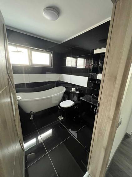 Vanzare Casa 4 camere; 103 mp; 3 bai , Teilor