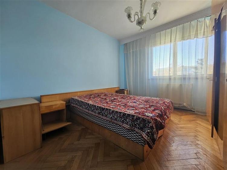 Buhusi - 3 camere - etaj 3