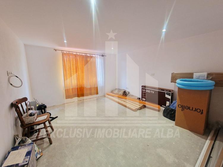 Casa individuala | Cu etaj | 110 mp | 2000 mp teren | Paclisa
