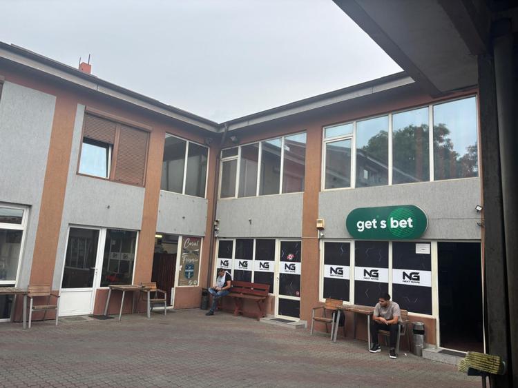 Spalatorie auto, spatii comerciale, b-dul N. Romanescu
