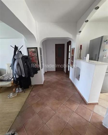 Apartament 3 camere etaj intermediar str. Toamnei - 9