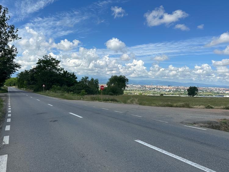 Teren extravilan 4.400 mp in Sibiu - deschidere 30 ml