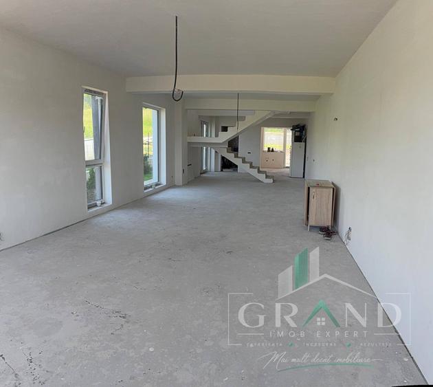 Casă NOUĂ tip duplex, în Dâmbul Rotund-Calea Baciului