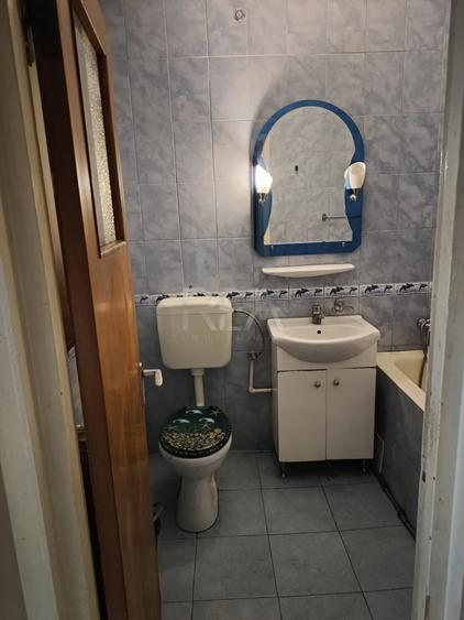 3 camere, et 1/9, anvelopat, 71 mp-Apusului