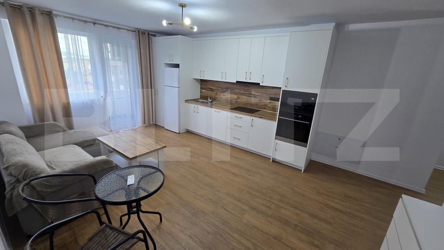 Apartament cu 3 camere, 65 mp, 2 băi și balcon, prima închiriere, zona Ampoi 3