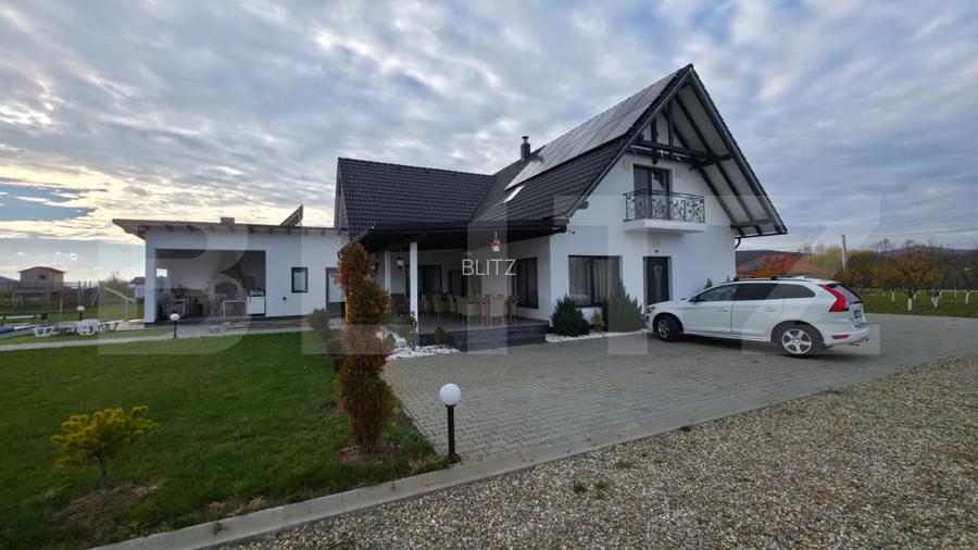 De vanzare 2 case superbe Livezile!