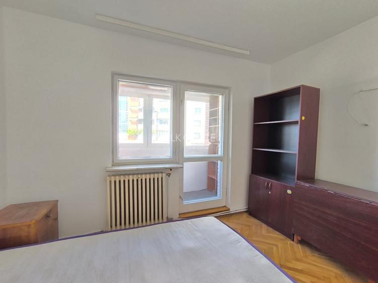 Inchiriere 4 camere Cipariu Centru - 6