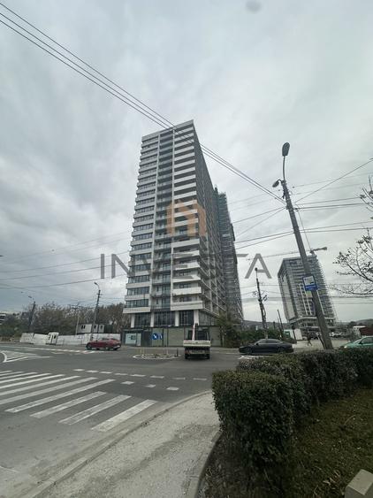 Apartament 2 camere, etaj intermediar, parcare, bloc nou, zona Centru!