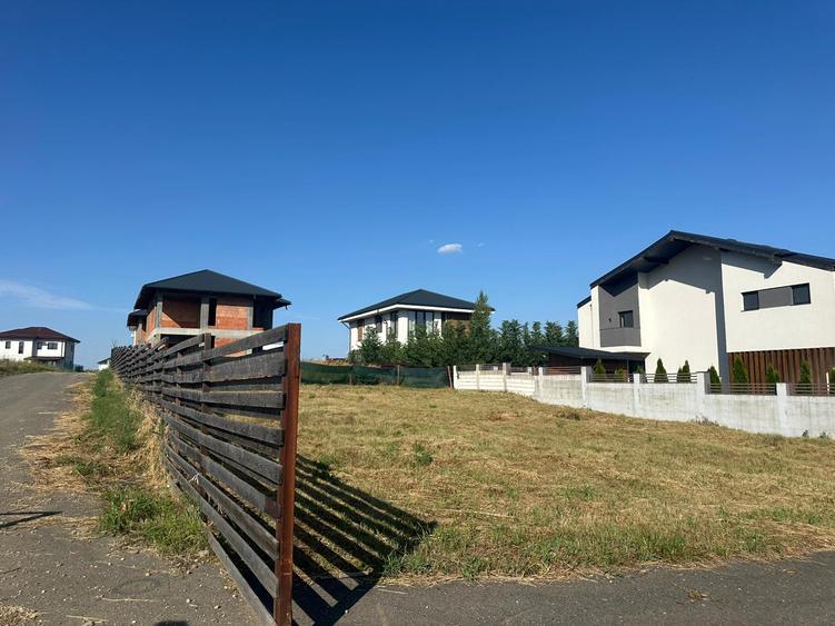 Teren  550 mp in Paradisul Verde cu Autorizatie de Construire vis a vis de SPA
