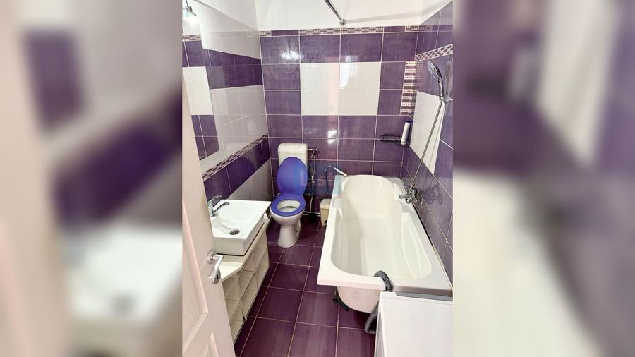 Apartament cu 3 camere in casă!