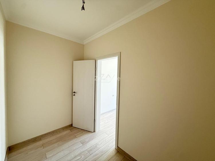 Locatie excelenta. Spatios 60 mp. Dressing. Asfalt. Loc de parcare.