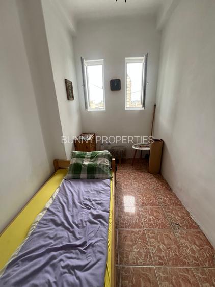 QG268 | 2nd Smallest "Apartment" in Romania? Babu Recomends - 2
