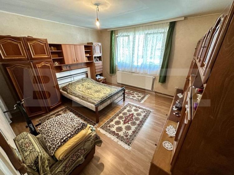 Casă tip P+E+M, 5 camere, 176 mp, semicentrală