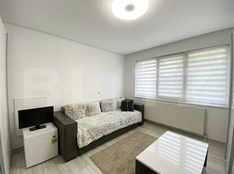 Apartament cu 3 camere, 52 mp, zona Andrei Muresanu