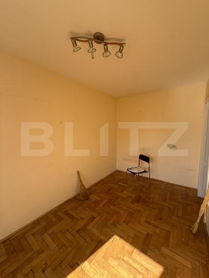 Apartament cu 3 camere, etaj intermediar, zona Tribunal