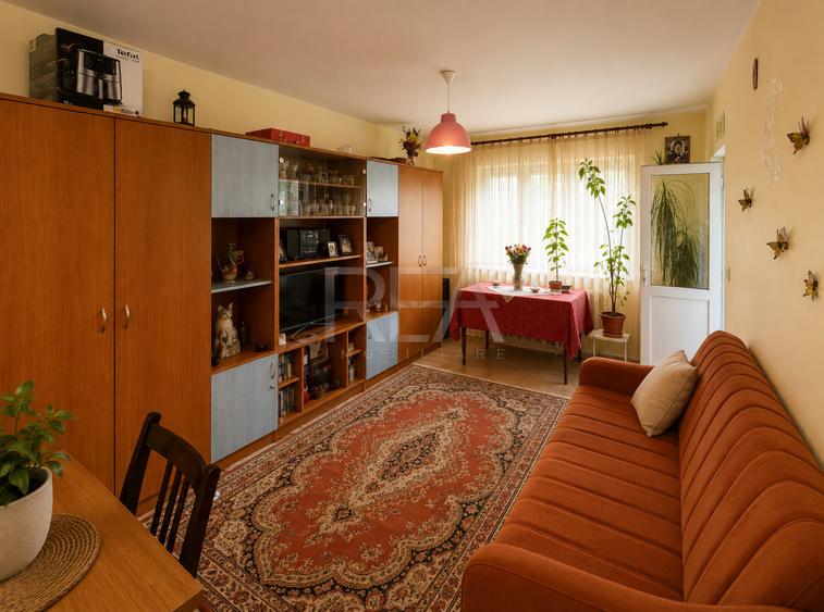 2 camere Aviației decomandat, et. 3, an 1985, metrou, 58 mp