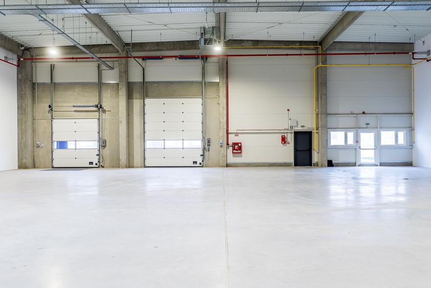 4646 mp - Hala industriala de închiriat în Parc Industrial Arad