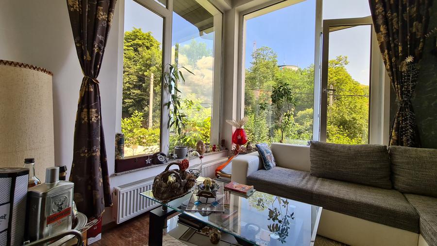 CASA SUPERBA DE LUX- SINGUR CURTE - TEREN 934 MP