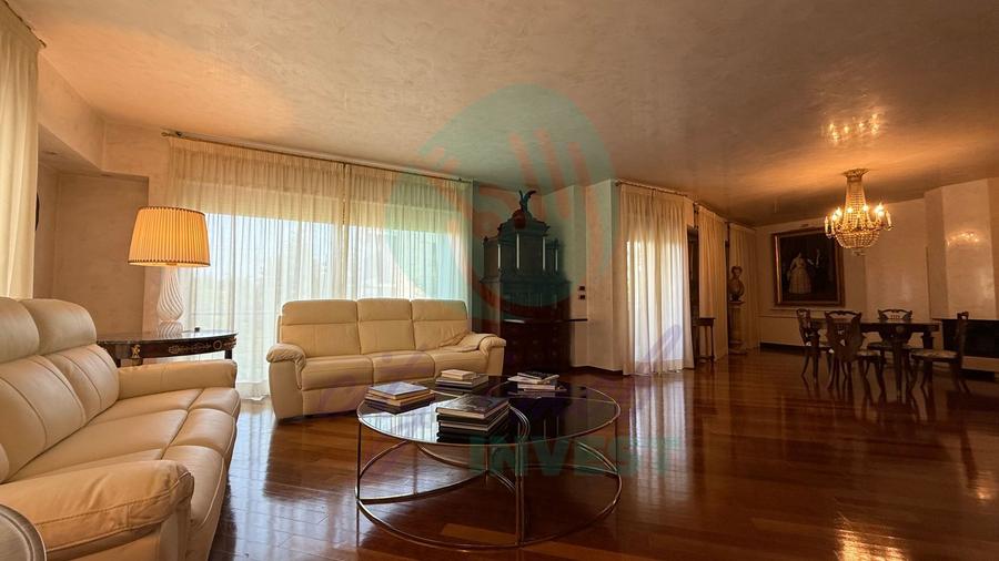 4 camere de lux în Primăverii cu terasă și 2 parcări