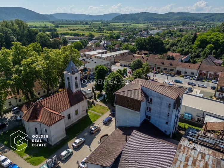 Cladire cu 24 camere, langa Castelul Regal Savarsin - 26