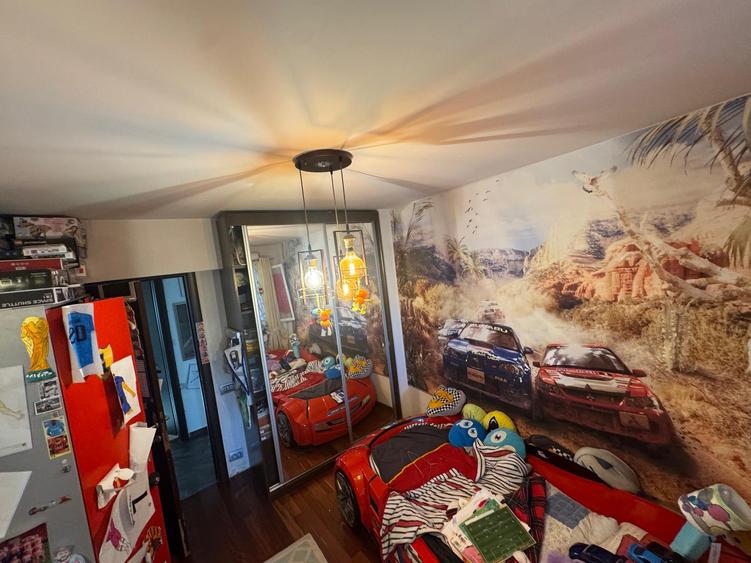 Apartament 4 camer | Bulevardul Unirii | 2 Parcari | 5 balcoane | Bucuresti