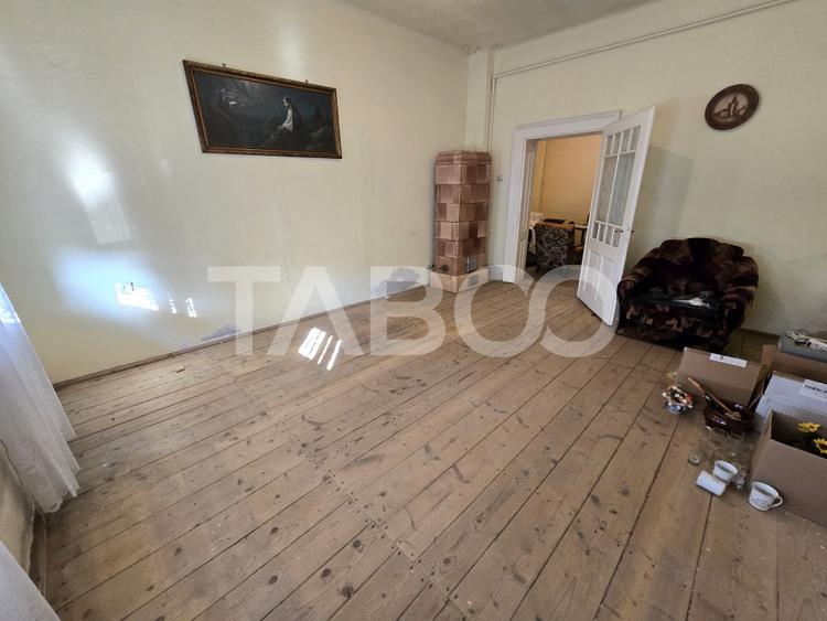 Casa tip duplex de vanzare la curte comuna pivnita in Piata Cluj Sibiu