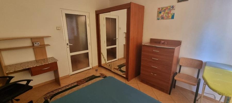 Garsoniera de închiriat in cta strada Traian