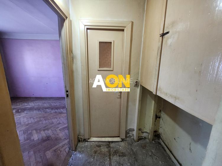 Apartament 3 camere, etaj intermediar, Cetate