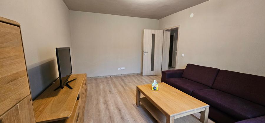 Inchiriez apartament de 3 camere situat central-G-ral Magheru, etaj 1