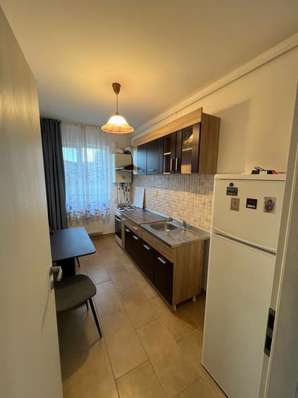 Închiriez apartament 2 camere in Militari Residence strada Rezervelor