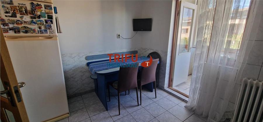 Apartament Spațios cu Balcon Închis și Parcare – Zona Cetate