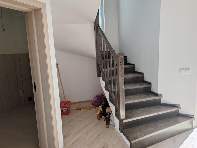 Casa 4 camere libera la vanzare SANPETRU - iesirea spre Harman
