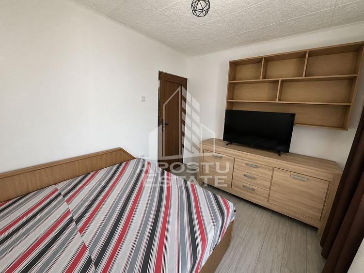 Apartament de vanzare cu 2 camere, semidecomandat, zona Soarelui