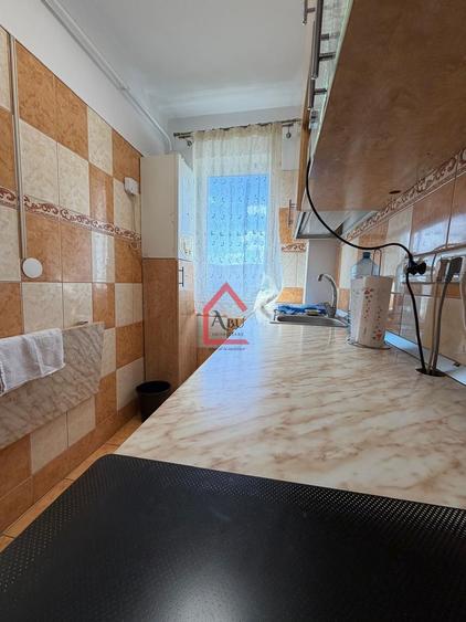 Apartament cu 3 camere, Decomandat,  Mircea cel Batran , CT, AC