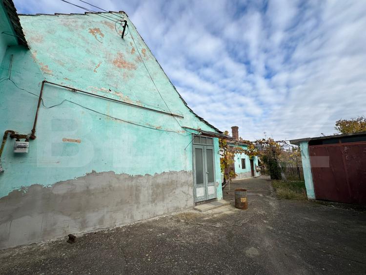 Casă săsească, 3 camere, 700 mp teren, Sebeș