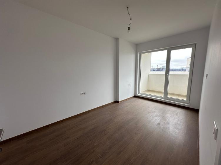 Apartament cu 3 camere decomandat-85 mp-3 minute de metrou Berceni