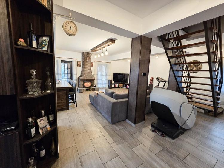 Casa Individuala Tunari Refugiu Rustic Terasa Inchisa Curte Garaj