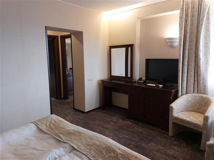 APARTAMENT 3 CAMERE, HOTEL ALPIN, POIANA BRASOV