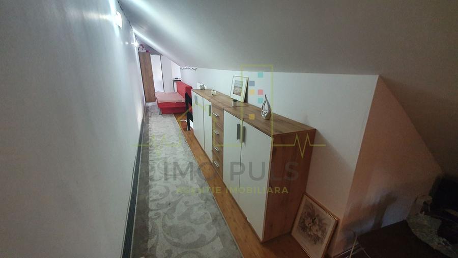 Apartament pe doua nivele cu scara interioara